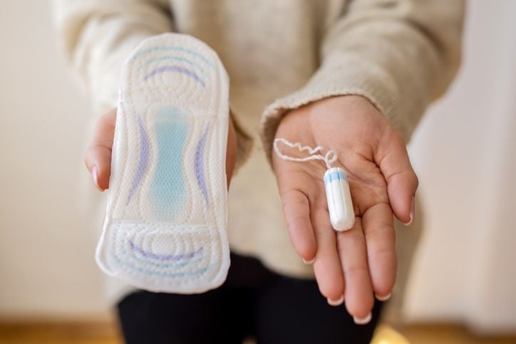 Zijn chemische stoffen in maandverband en tampons gevaarlijk?